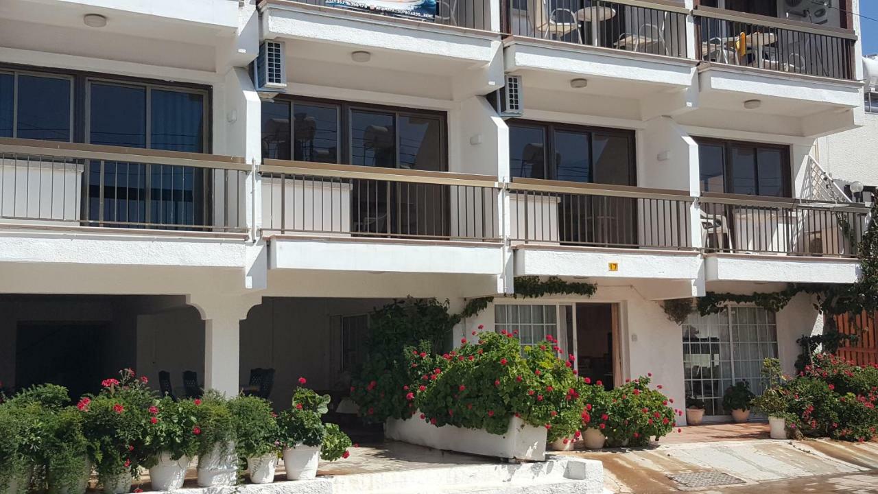 أيا نابا Manoli Apartments المظهر الخارجي الصورة