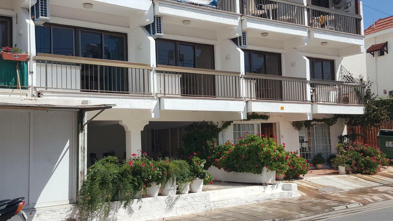 أيا نابا Manoli Apartments المظهر الخارجي الصورة